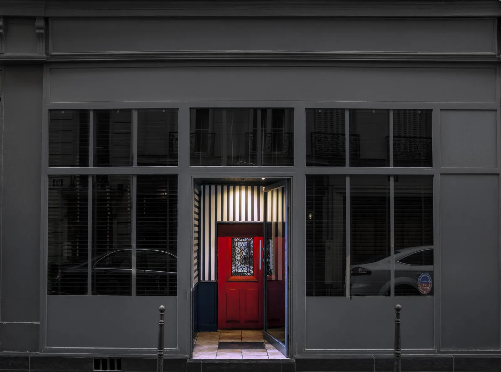 Little Red Door, Paris