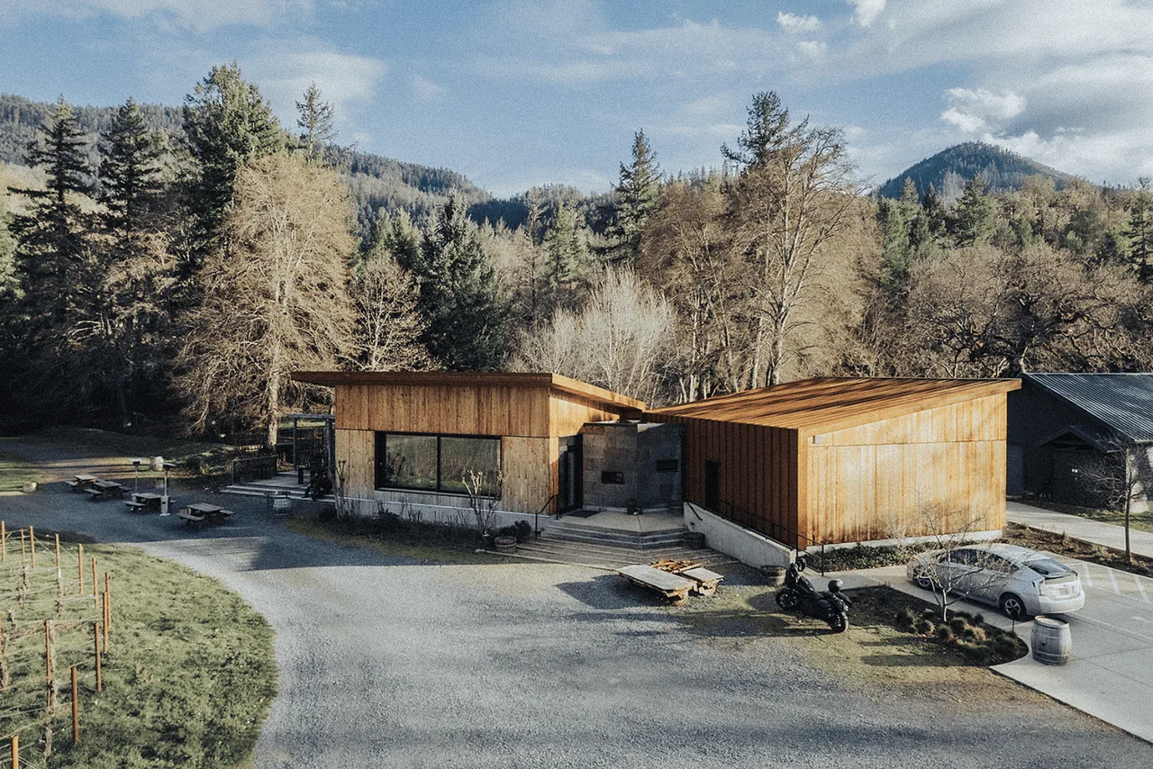 Cowhorn Vineyard & Garden